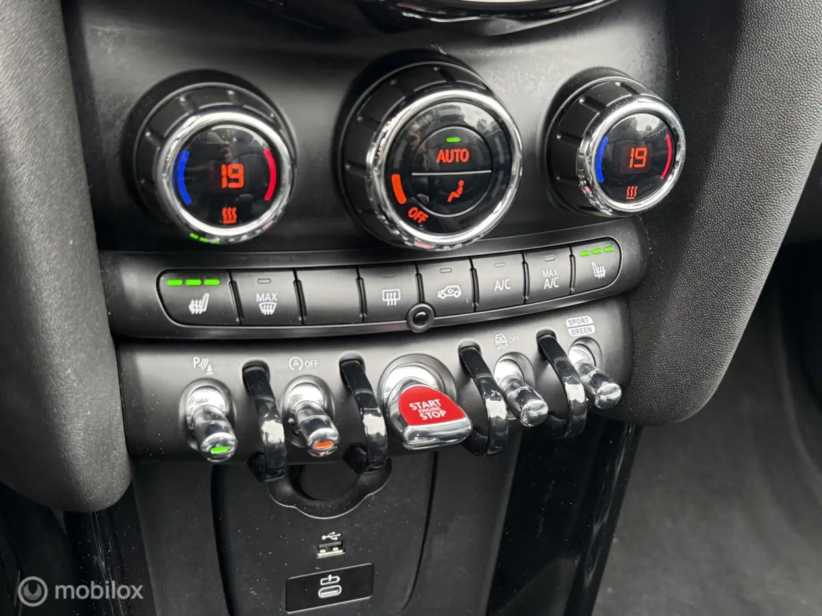 1.5 Cabrio Edition Half leer Navi Carplay Virtual HUD Harman Kardon Dealer onderhouden