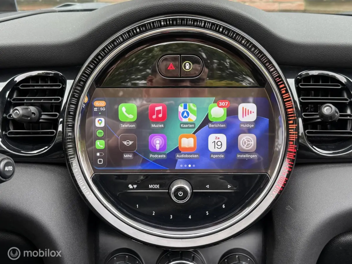 1.5 Cabrio Edition Half leer Navi Carplay Virtual HUD Harman Kardon Dealer onderhouden