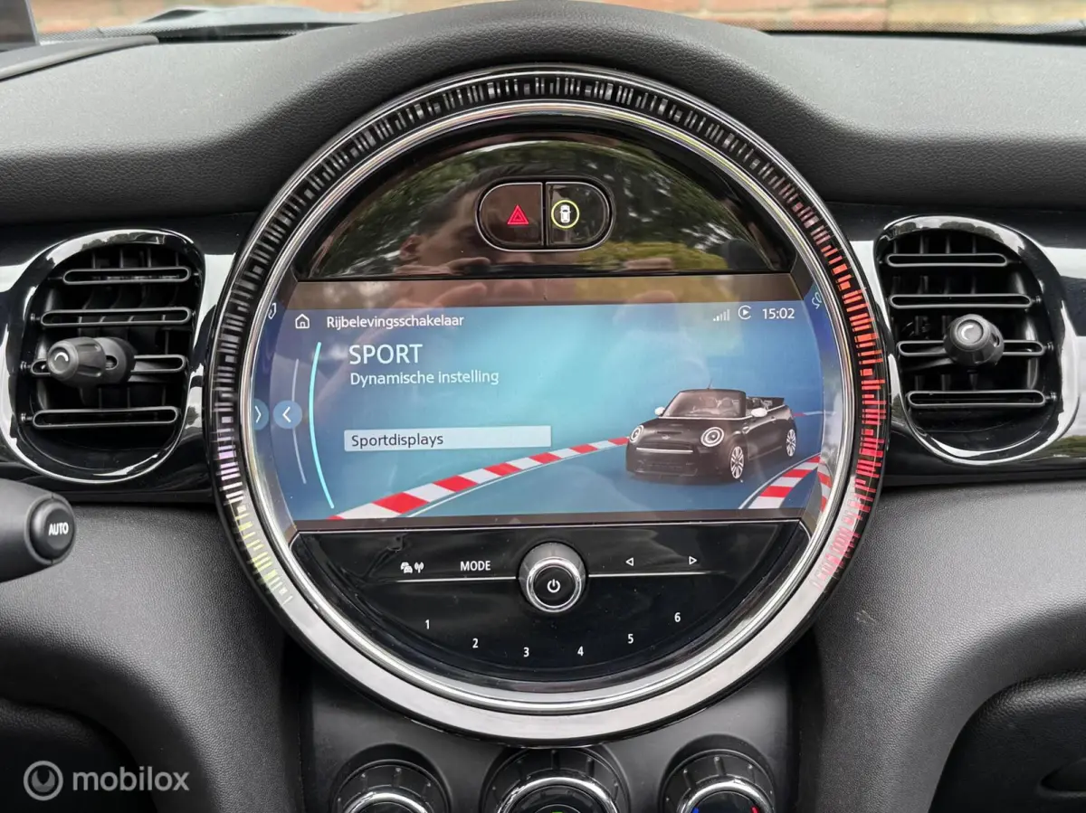 1.5 Cabrio Edition Half leer Navi Carplay Virtual HUD Harman Kardon Dealer onderhouden