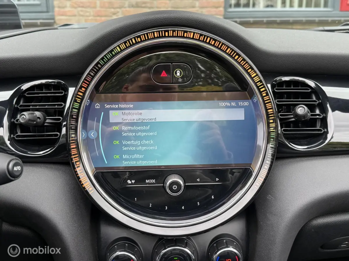 1.5 Cabrio Edition Half leer Navi Carplay Virtual HUD Harman Kardon Dealer onderhouden