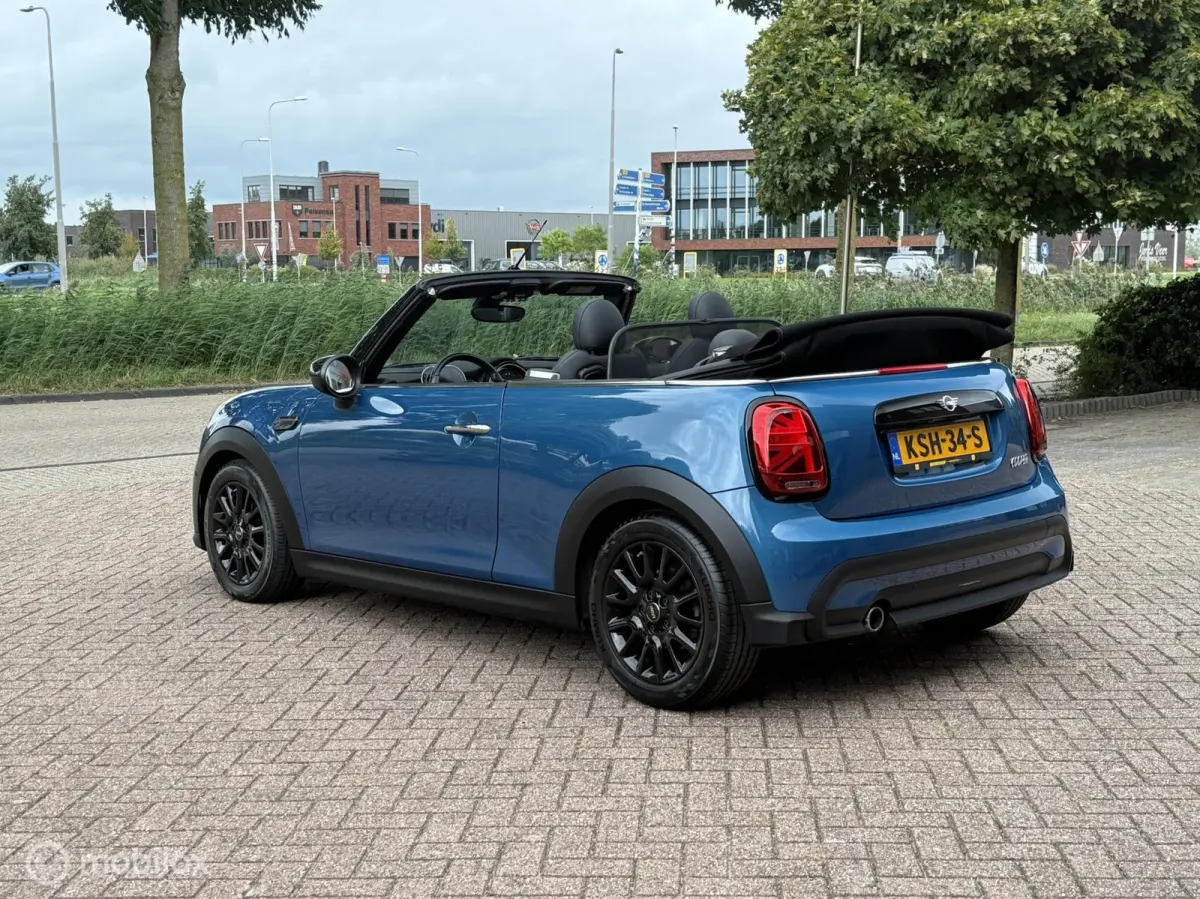 1.5 Cabrio Edition Half leer Navi Carplay Virtual HUD Harman Kardon Dealer onderhouden