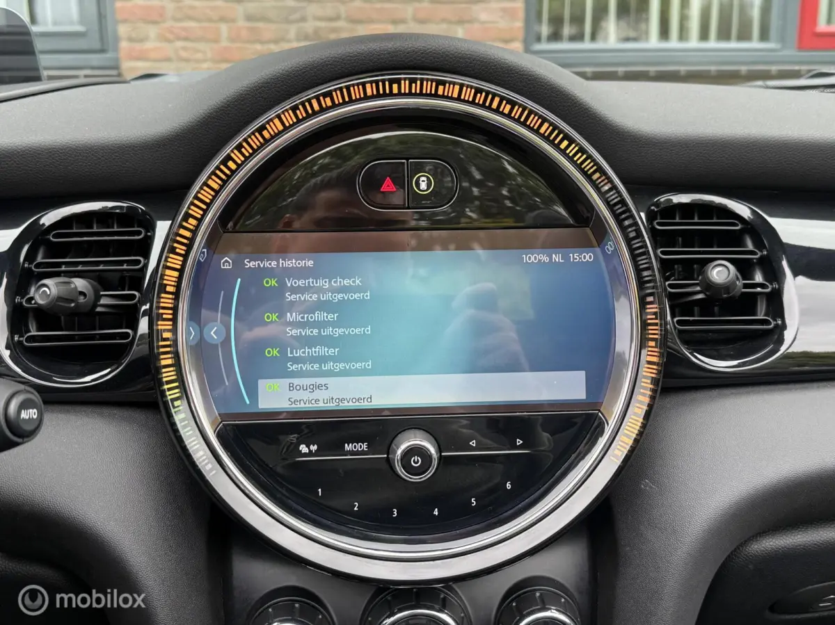 1.5 Cabrio Edition Half leer Navi Carplay Virtual HUD Harman Kardon Dealer onderhouden