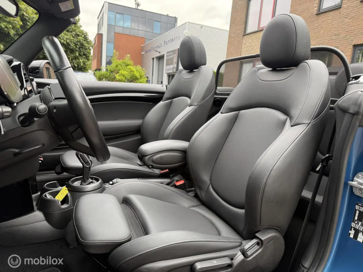1.5 Cabrio Edition Half leer Navi Carplay Virtual HUD Harman Kardon Dealer onderhouden
