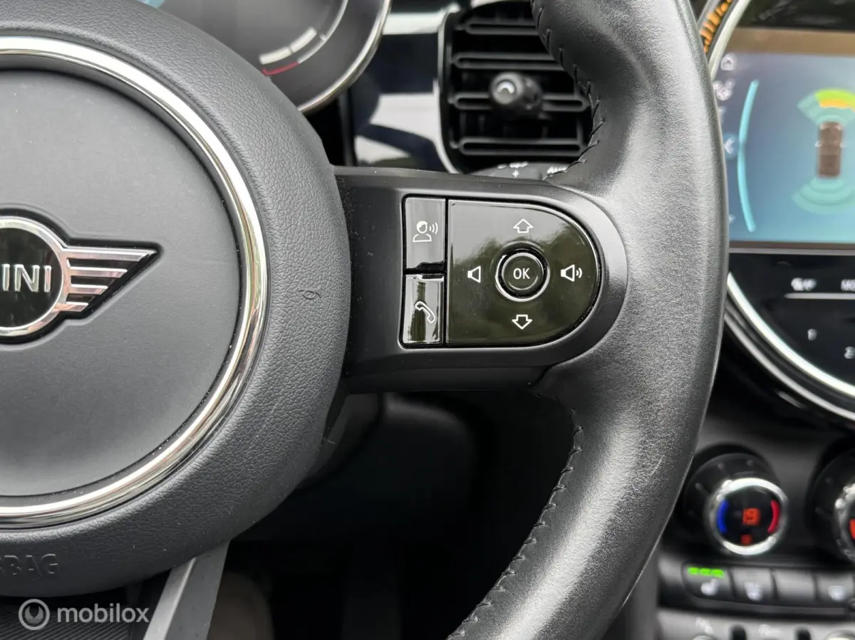 1.5 Cabrio Edition Half leer Navi Carplay Virtual HUD Harman Kardon Dealer onderhouden