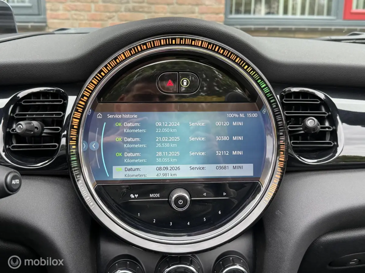 1.5 Cabrio Edition Half leer Navi Carplay Virtual HUD Harman Kardon Dealer onderhouden