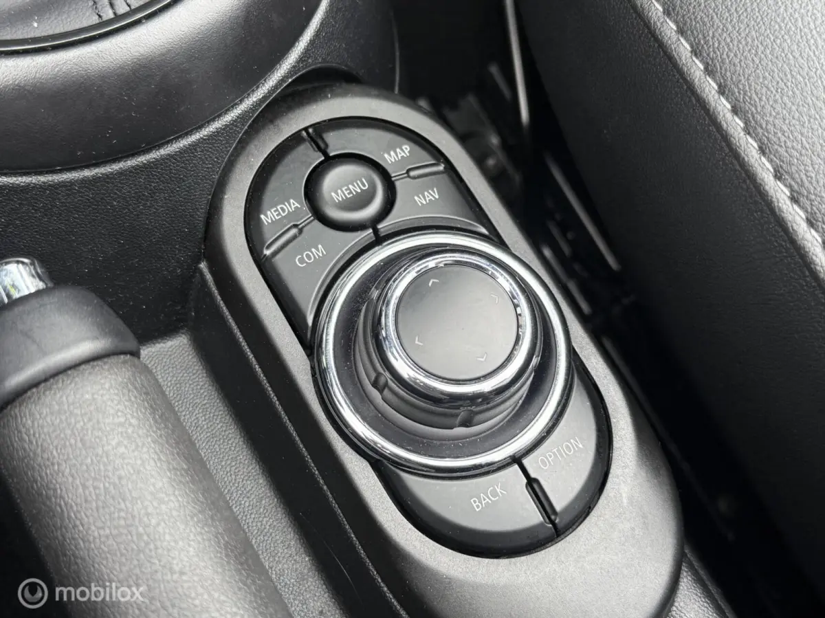 1.5 Cabrio Edition Half leer Navi Carplay Virtual HUD Harman Kardon Dealer onderhouden