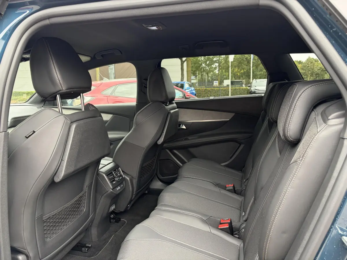 1.2 GT HYBRID 136 7 PERSOONS| VAN:33.900,- VOOR:29.877,- UW HERFSTVOORDEEL:4.023,-| ADAPTIVE CRUISE CONTROL| 12.000KM! | STOELVERWARMING| RIJKLAARPRIJS INCL. 12 MND BOVAG GARANTIE|
