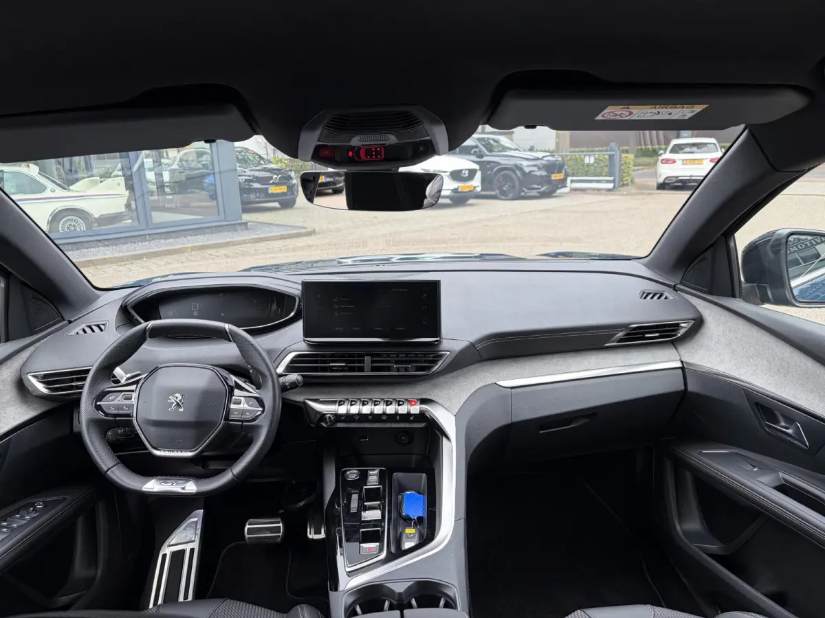1.2 GT HYBRID 136 7 PERSOONS| VAN:33.900,- VOOR:29.877,- UW HERFSTVOORDEEL:4.023,-| ADAPTIVE CRUISE CONTROL| 12.000KM! | STOELVERWARMING| RIJKLAARPRIJS INCL. 12 MND BOVAG GARANTIE|