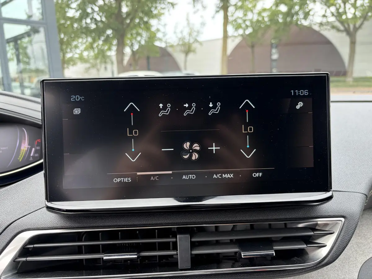 1.2 GT HYBRID 136 7 PERSOONS| VAN:33.900,- VOOR:29.877,- UW HERFSTVOORDEEL:4.023,-| ADAPTIVE CRUISE CONTROL| 12.000KM! | STOELVERWARMING| RIJKLAARPRIJS INCL. 12 MND BOVAG GARANTIE|