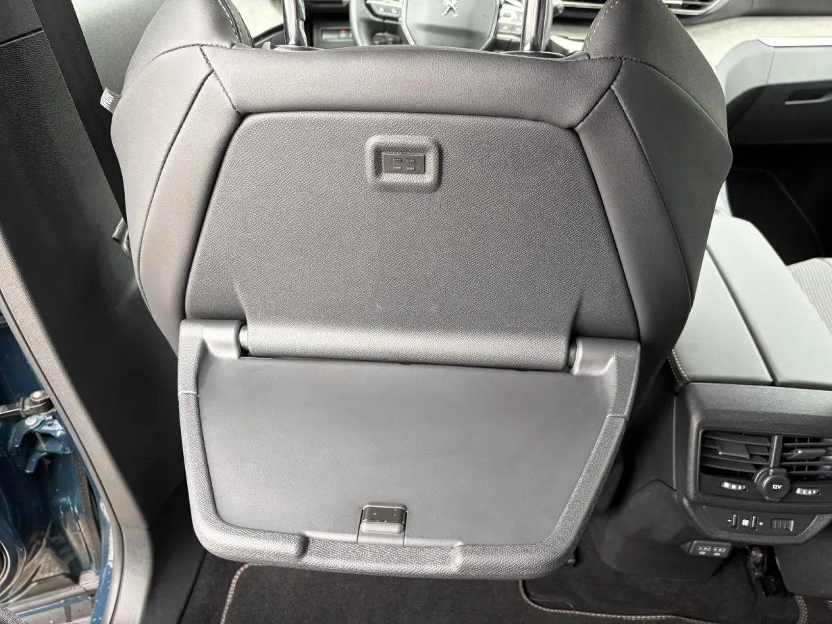 1.2 GT HYBRID 136 7 PERSOONS| VAN:33.900,- VOOR:29.877,- UW HERFSTVOORDEEL:4.023,-| ADAPTIVE CRUISE CONTROL| 12.000KM! | STOELVERWARMING| RIJKLAARPRIJS INCL. 12 MND BOVAG GARANTIE|