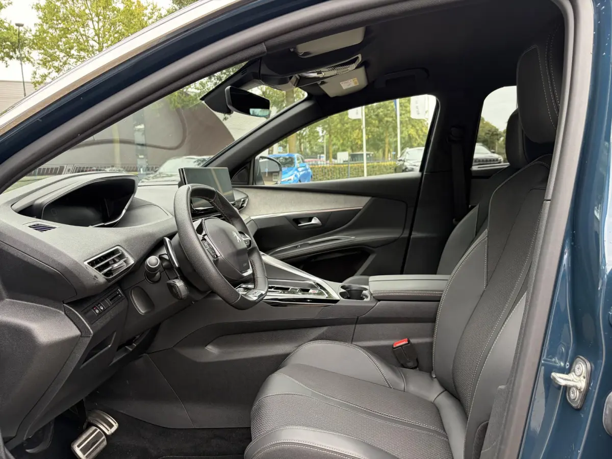 1.2 GT HYBRID 136 7 PERSOONS| VAN:33.900,- VOOR:29.877,- UW HERFSTVOORDEEL:4.023,-| ADAPTIVE CRUISE CONTROL| 12.000KM! | STOELVERWARMING| RIJKLAARPRIJS INCL. 12 MND BOVAG GARANTIE|