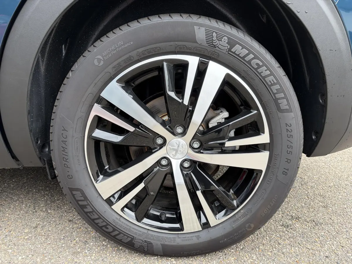 1.2 GT HYBRID 136 7 PERSOONS| VAN:33.900,- VOOR:29.877,- UW HERFSTVOORDEEL:4.023,-| ADAPTIVE CRUISE CONTROL| 12.000KM! | STOELVERWARMING| RIJKLAARPRIJS INCL. 12 MND BOVAG GARANTIE|