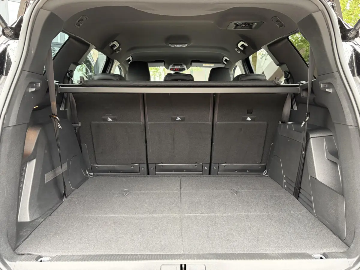 1.2 GT HYBRID 136 7 PERSOONS| VAN:33.900,- VOOR:29.877,- UW HERFSTVOORDEEL:4.023,-| ADAPTIVE CRUISE CONTROL| 12.000KM! | STOELVERWARMING| RIJKLAARPRIJS INCL. 12 MND BOVAG GARANTIE|