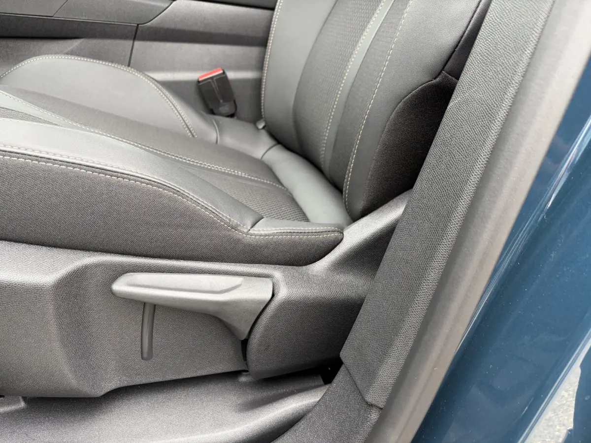 1.2 GT HYBRID 136 7 PERSOONS| VAN:33.900,- VOOR:29.877,- UW HERFSTVOORDEEL:4.023,-| ADAPTIVE CRUISE CONTROL| 12.000KM! | STOELVERWARMING| RIJKLAARPRIJS INCL. 12 MND BOVAG GARANTIE|