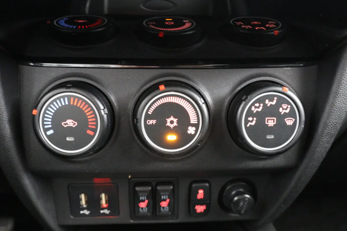 2.0 Pure | Automaat! | Dealer Onderhouden! | 1e Eigenaar! | Stoelverwarming | Camera | LED | Airco | Cruise Control | DAB