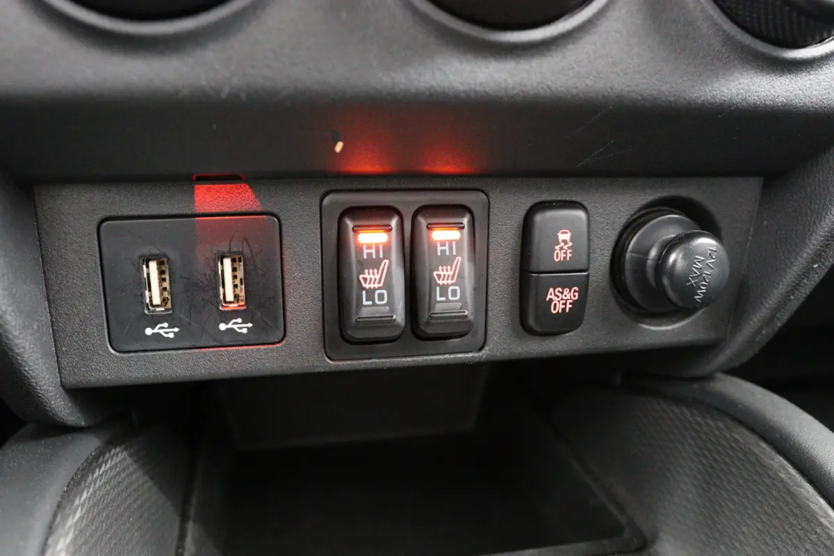 2.0 Pure | Automaat! | Dealer Onderhouden! | 1e Eigenaar! | Stoelverwarming | Camera | LED | Airco | Cruise Control | DAB