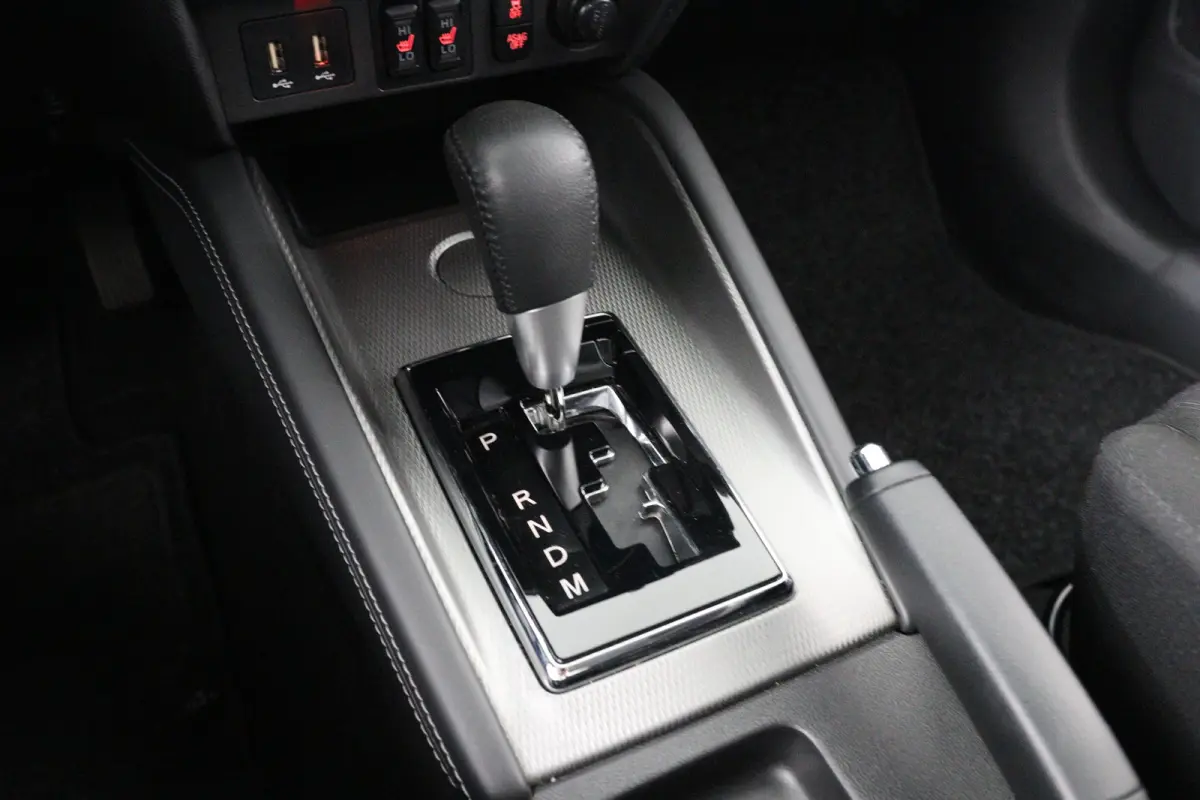 2.0 Pure | Automaat! | Dealer Onderhouden! | 1e Eigenaar! | Stoelverwarming | Camera | LED | Airco | Cruise Control | DAB