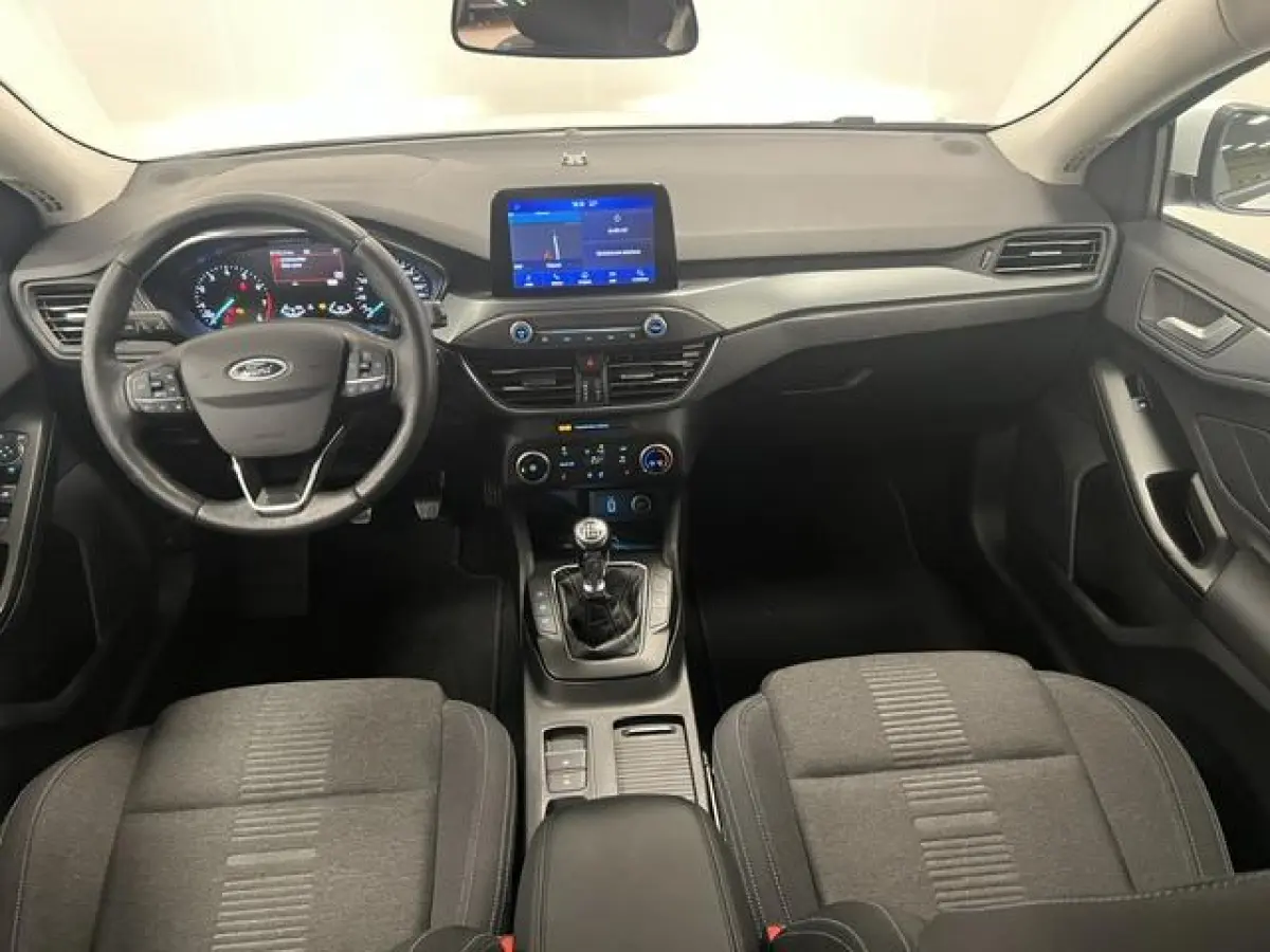 1.0 EcoBoost Active Business 125PK / HOGE INSTAP /