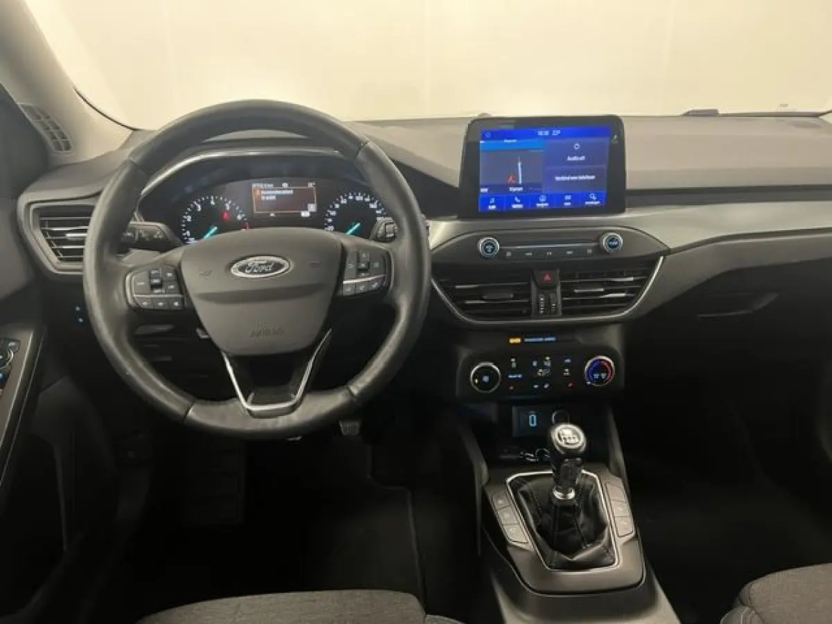 1.0 EcoBoost Active Business 125PK / HOGE INSTAP /