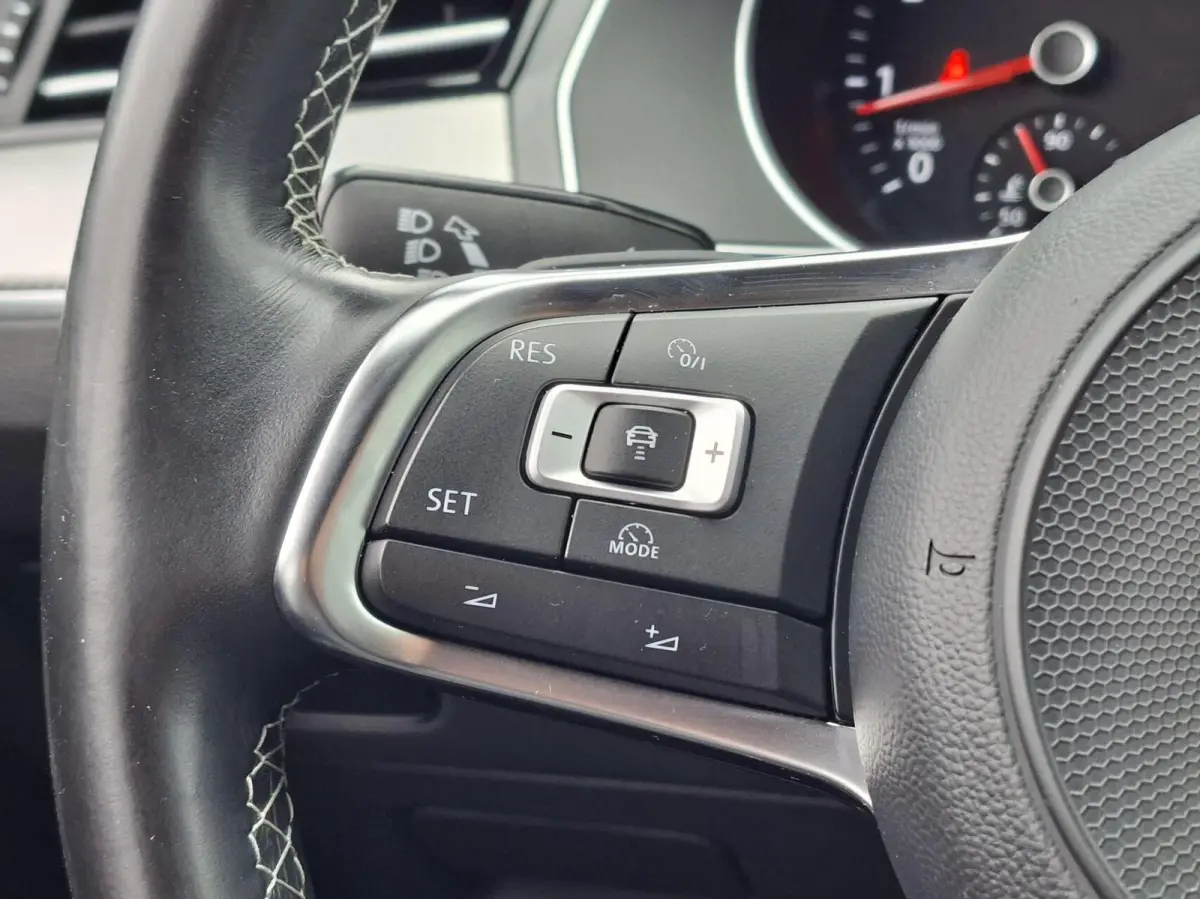 1.4 TSI ACT Highline Business R | EL. Trekhaak | Clima | ACC | Stoelverwarming | Leder