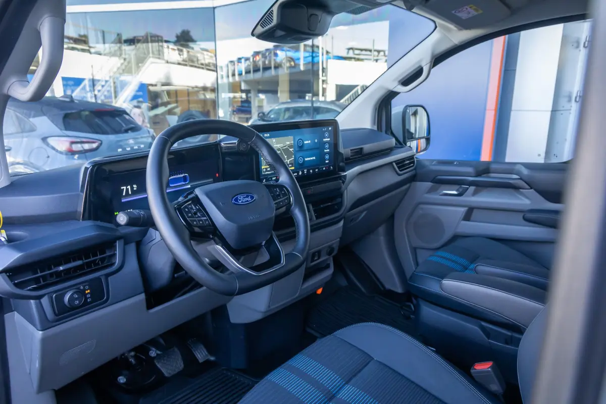 340 L2H1 Sport 71 kWh | Camera | Apple Carplay/Android Auto | Cruise adaptief | Stuur/stoel/voorruit verwarming | Keyless entry/start | Digitaal dashboard | Achteruitrijcamera | Apple Carpla