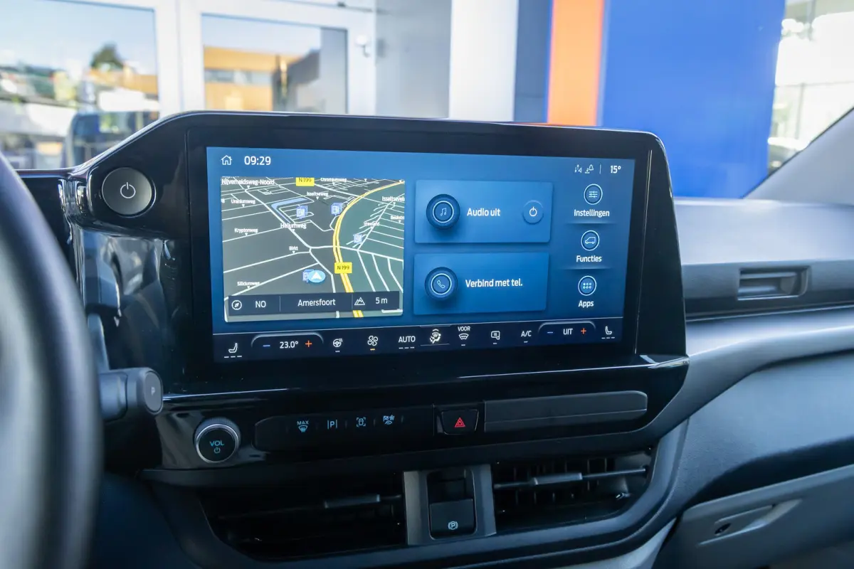 340 L2H1 Sport 71 kWh | Camera | Apple Carplay/Android Auto | Cruise adaptief | Stuur/stoel/voorruit verwarming | Keyless entry/start | Digitaal dashboard | Achteruitrijcamera | Apple Carpla
