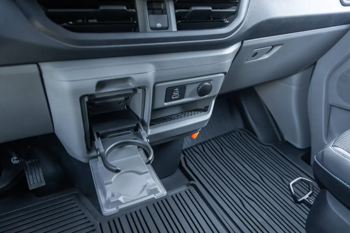 340 L2H1 Sport 71 kWh | Camera | Apple Carplay/Android Auto | Cruise adaptief | Stuur/stoel/voorruit verwarming | Keyless entry/start | Digitaal dashboard | Achteruitrijcamera | Apple Carpla