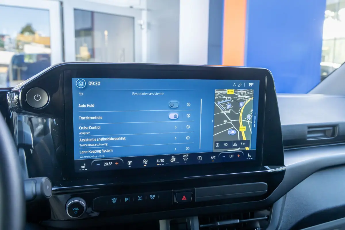 340 L2H1 Sport 71 kWh | Camera | Apple Carplay/Android Auto | Cruise adaptief | Stuur/stoel/voorruit verwarming | Keyless entry/start | Digitaal dashboard | Achteruitrijcamera | Apple Carpla