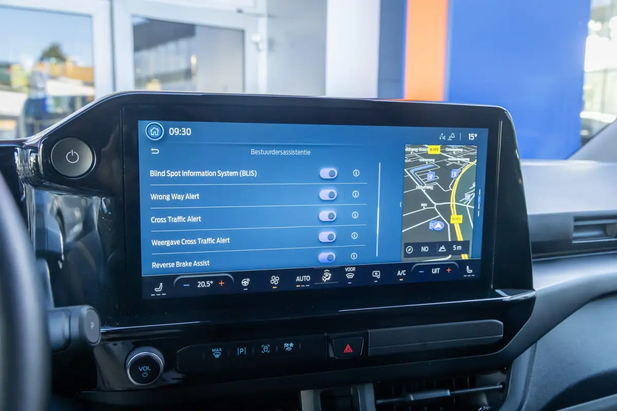 340 L2H1 Sport 71 kWh | Camera | Apple Carplay/Android Auto | Cruise adaptief | Stuur/stoel/voorruit verwarming | Keyless entry/start | Digitaal dashboard | Achteruitrijcamera | Apple Carpla