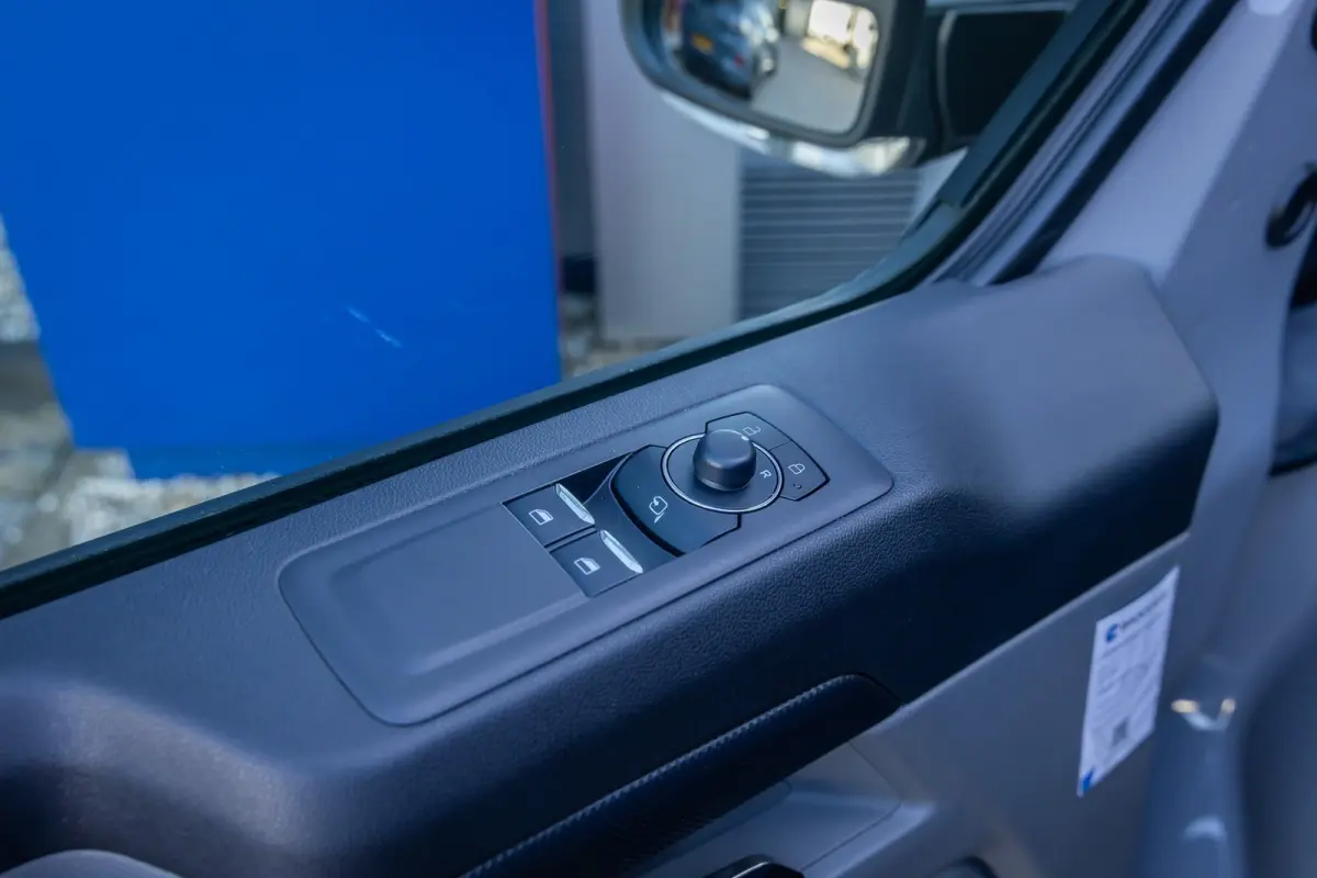340 L2H1 Sport 71 kWh | Camera | Apple Carplay/Android Auto | Cruise adaptief | Stuur/stoel/voorruit verwarming | Keyless entry/start | Digitaal dashboard | Achteruitrijcamera | Apple Carpla