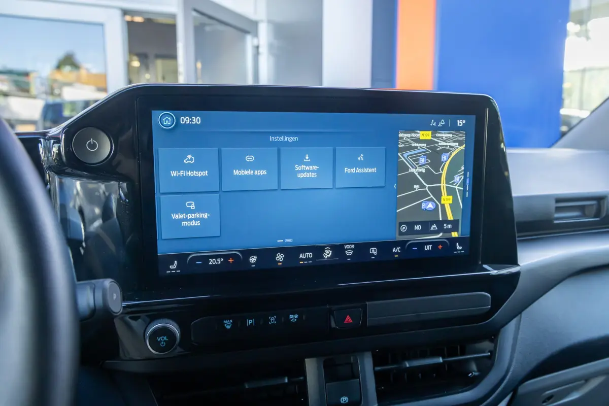 340 L2H1 Sport 71 kWh | Camera | Apple Carplay/Android Auto | Cruise adaptief | Stuur/stoel/voorruit verwarming | Keyless entry/start | Digitaal dashboard | Achteruitrijcamera | Apple Carpla