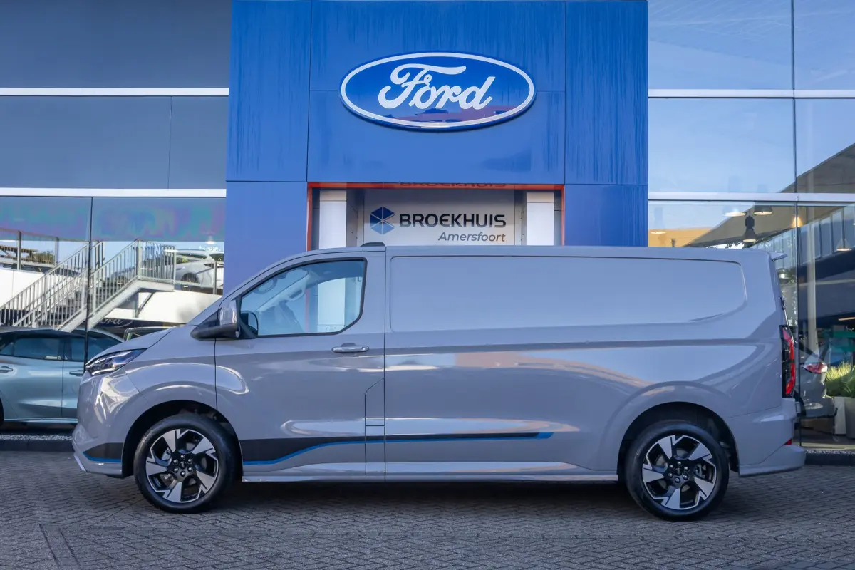 340 L2H1 Sport 71 kWh | Camera | Apple Carplay/Android Auto | Cruise adaptief | Stuur/stoel/voorruit verwarming | Keyless entry/start | Digitaal dashboard | Achteruitrijcamera | Apple Carpla