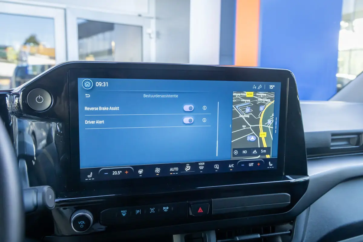 340 L2H1 Sport 71 kWh | Camera | Apple Carplay/Android Auto | Cruise adaptief | Stuur/stoel/voorruit verwarming | Keyless entry/start | Digitaal dashboard | Achteruitrijcamera | Apple Carpla