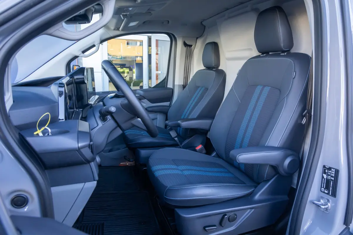 340 L2H1 Sport 71 kWh | Camera | Apple Carplay/Android Auto | Cruise adaptief | Stuur/stoel/voorruit verwarming | Keyless entry/start | Digitaal dashboard | Achteruitrijcamera | Apple Carpla