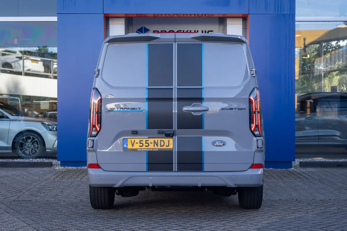 340 L2H1 Sport 71 kWh | Camera | Apple Carplay/Android Auto | Cruise adaptief | Stuur/stoel/voorruit verwarming | Keyless entry/start | Digitaal dashboard | Achteruitrijcamera | Apple Carpla