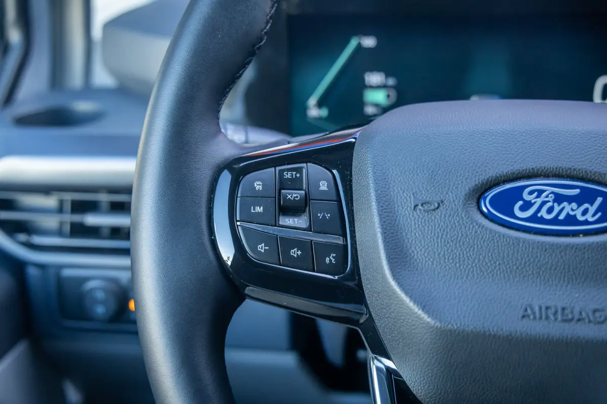 340 L2H1 Sport 71 kWh | Camera | Apple Carplay/Android Auto | Cruise adaptief | Stuur/stoel/voorruit verwarming | Keyless entry/start | Digitaal dashboard | Achteruitrijcamera | Apple Carpla