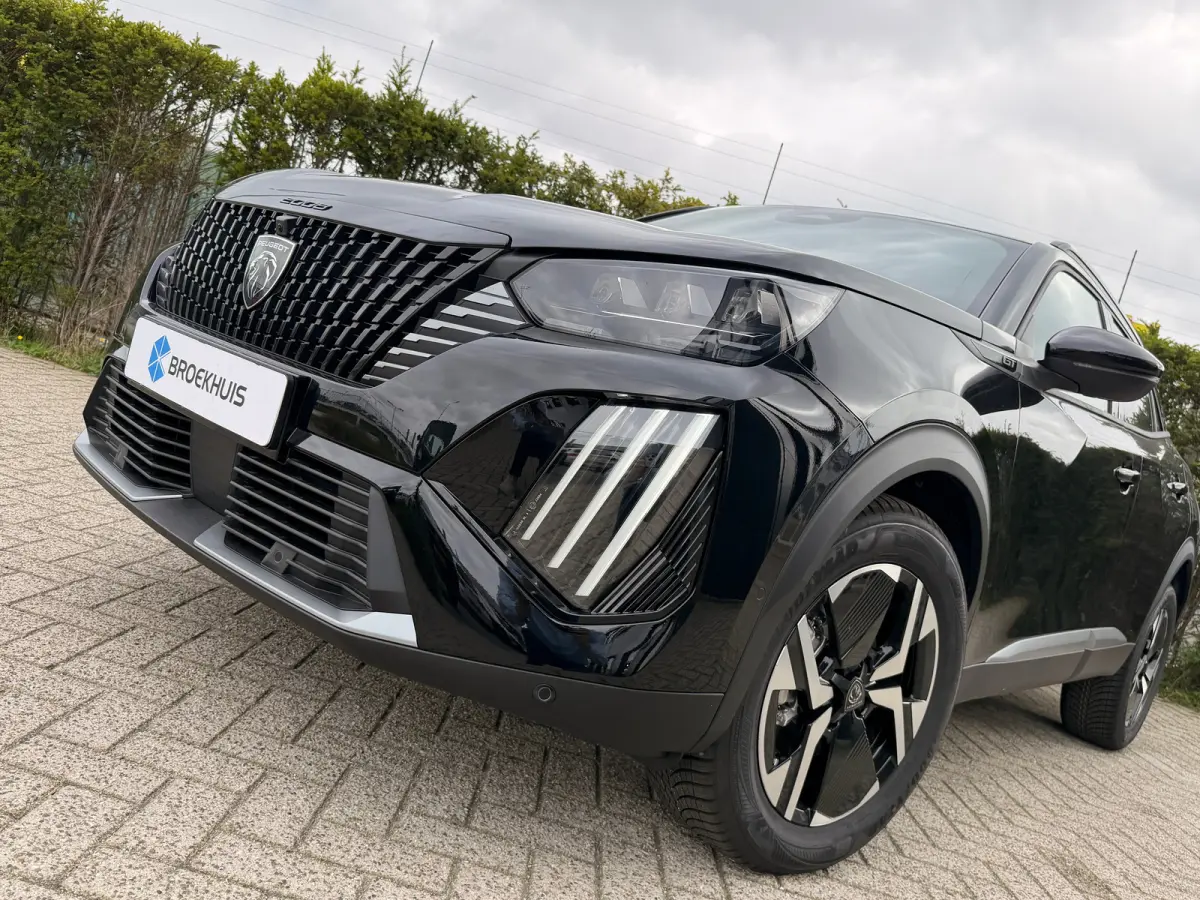 GT 1.2 Hybrid 145-PK | 17'' Lichtmetalen velgen KARAKOY | Active Safety Brake met camera en radar (automatisch noodremsysteem) met Distance Alert (waarschuwing dreigende aanrijding) | Advanc