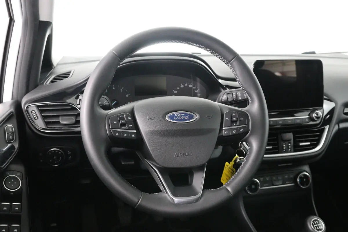1.0 EcoBoost Titanium | 1e Eigenaar! | Dealer Onderhouden! | Navi By App | Airco | Cruise Control | LED | Parkeersensoren | Lichtmetalen Velgen