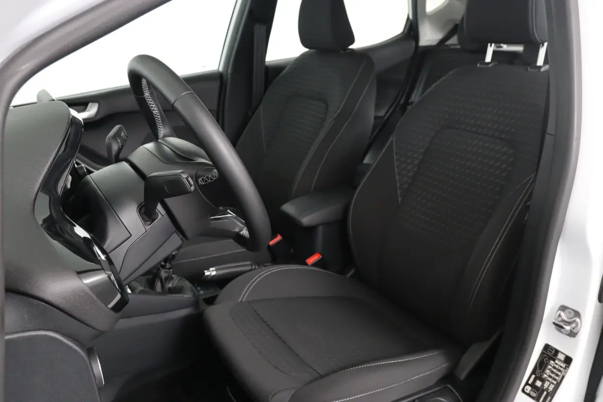 1.0 EcoBoost Titanium | 1e Eigenaar! | Dealer Onderhouden! | Navi By App | Airco | Cruise Control | LED | Parkeersensoren | Lichtmetalen Velgen