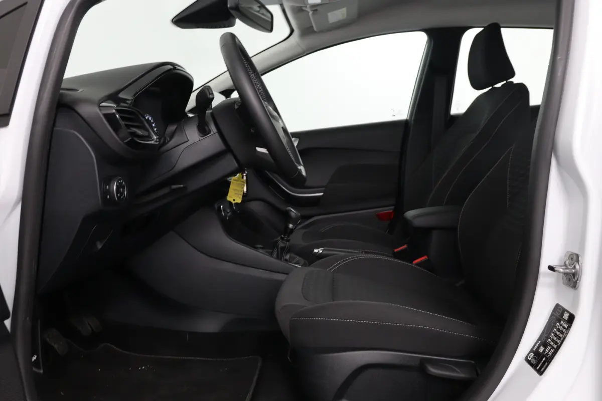 1.0 EcoBoost Titanium | 1e Eigenaar! | Dealer Onderhouden! | Navi By App | Airco | Cruise Control | LED | Parkeersensoren | Lichtmetalen Velgen