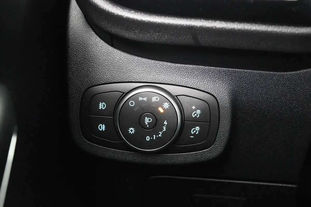 1.0 EcoBoost Titanium | 1e Eigenaar! | Dealer Onderhouden! | Navi By App | Airco | Cruise Control | LED | Parkeersensoren | Lichtmetalen Velgen