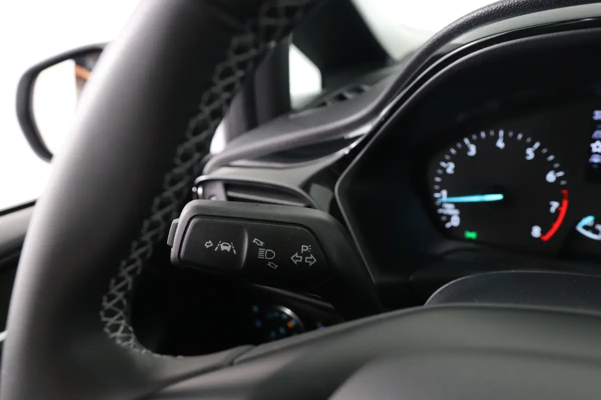 1.0 EcoBoost Titanium | 1e Eigenaar! | Dealer Onderhouden! | Navi By App | Airco | Cruise Control | LED | Parkeersensoren | Lichtmetalen Velgen