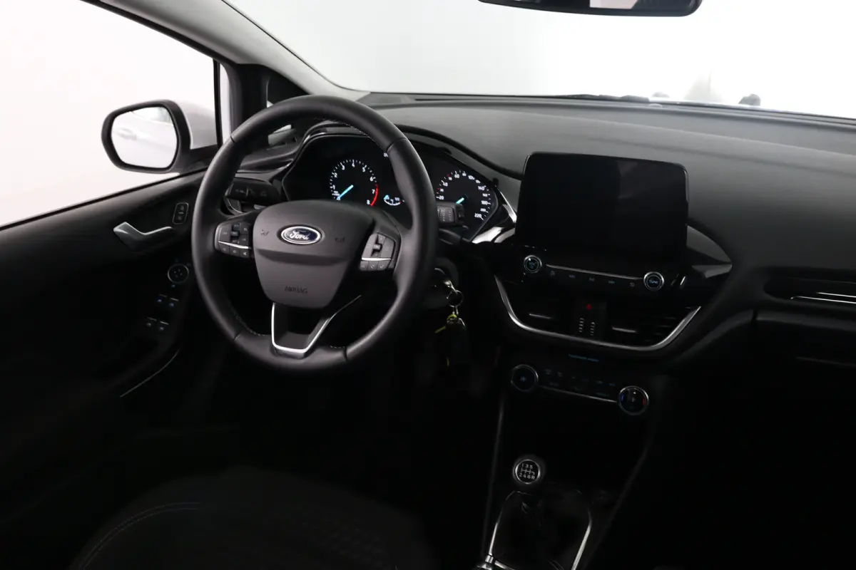 1.0 EcoBoost Titanium | 1e Eigenaar! | Dealer Onderhouden! | Navi By App | Airco | Cruise Control | LED | Parkeersensoren | Lichtmetalen Velgen