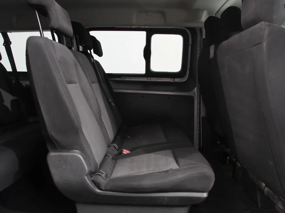 1.5 D-4D Cool Comfort Lang 9 Persoons Stoelverwarming Cruise Control Parkeersensoren DAB Bluetooth Airco