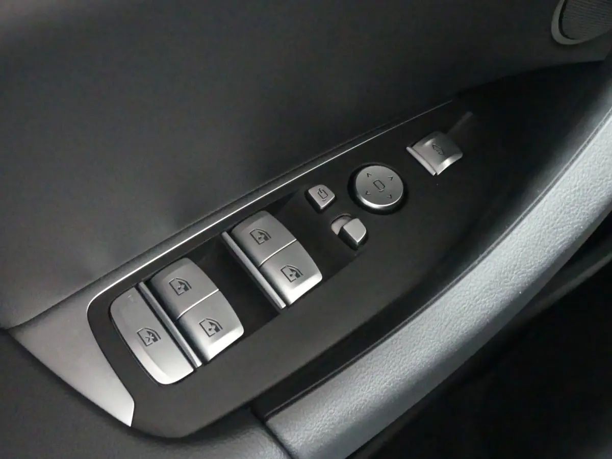 Executive 80 kWh | SOH 98% | PANORAMADAK | ADAPTIVE CRUISE | DODEHOEKDETECTIE | CAMERA | STOELVERWARMING | ELEKTRISCHE ACHTERKLEP | ELEKTRISCH VERSTELB STOEL MET GEHEUGEN | PARKEERSENSOREN V