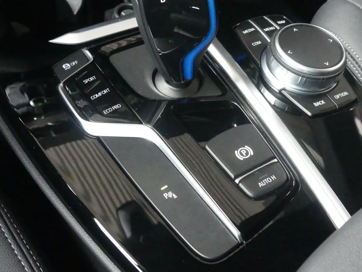Executive 80 kWh | SOH 98% | PANORAMADAK | ADAPTIVE CRUISE | DODEHOEKDETECTIE | CAMERA | STOELVERWARMING | ELEKTRISCHE ACHTERKLEP | ELEKTRISCH VERSTELB STOEL MET GEHEUGEN | PARKEERSENSOREN V