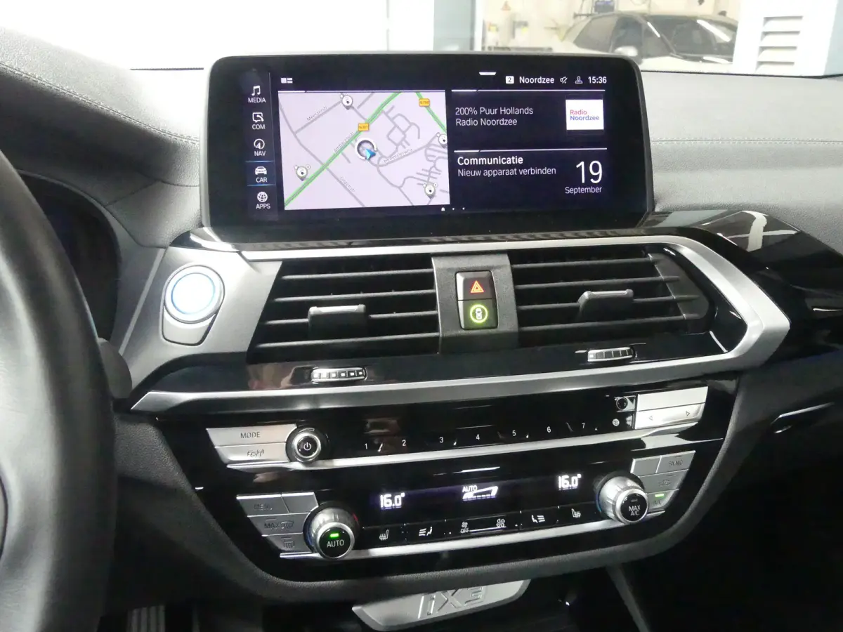 Executive 80 kWh | SOH 98% | PANORAMADAK | ADAPTIVE CRUISE | DODEHOEKDETECTIE | CAMERA | STOELVERWARMING | ELEKTRISCHE ACHTERKLEP | ELEKTRISCH VERSTELB STOEL MET GEHEUGEN | PARKEERSENSOREN V