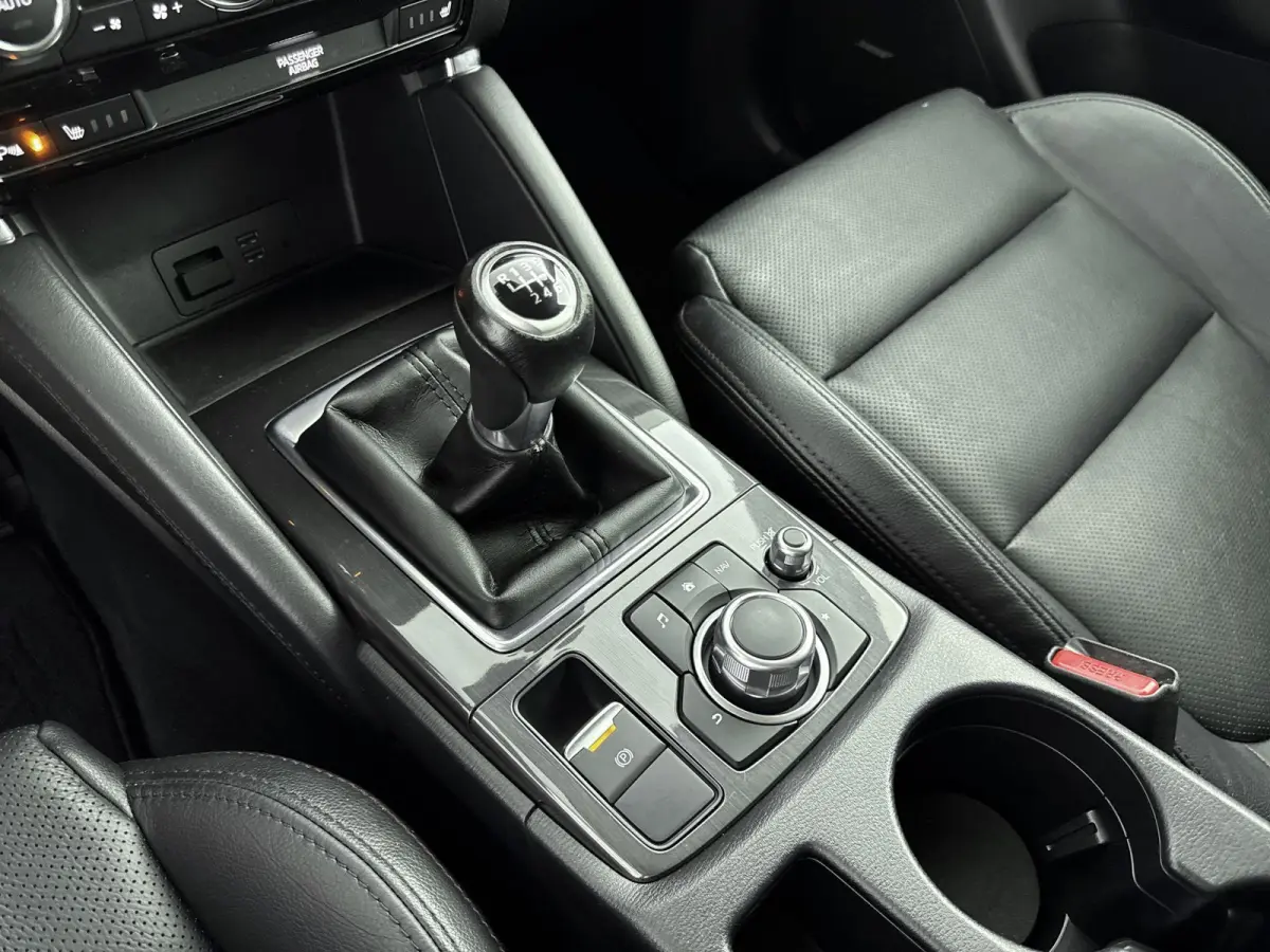 2.0 SkyActiv-G 165 GT-M Line 2WD | Achteruitrijcamera | Stoelverwarming | Memory | Keyless | BOSE | Climate Control |