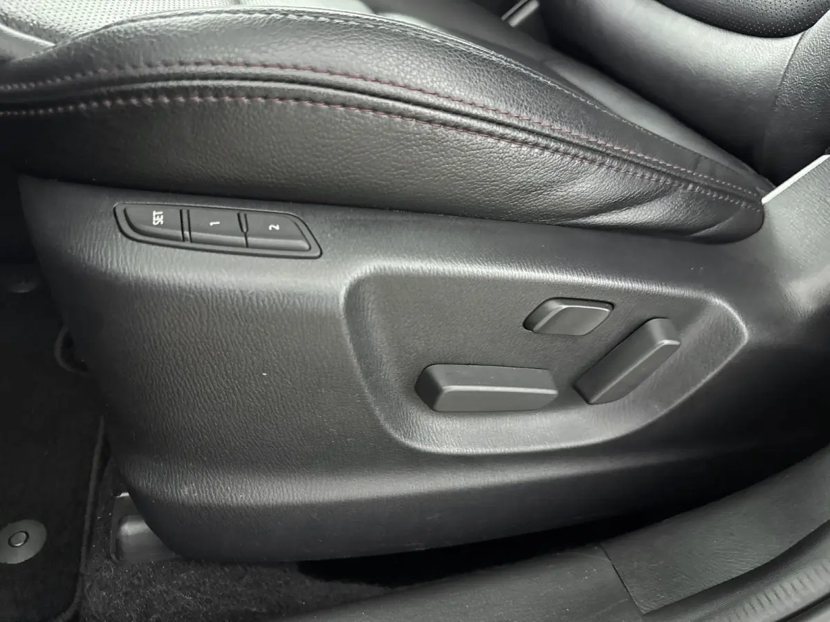 2.0 SkyActiv-G 165 GT-M Line 2WD | Achteruitrijcamera | Stoelverwarming | Memory | Keyless | BOSE | Climate Control |