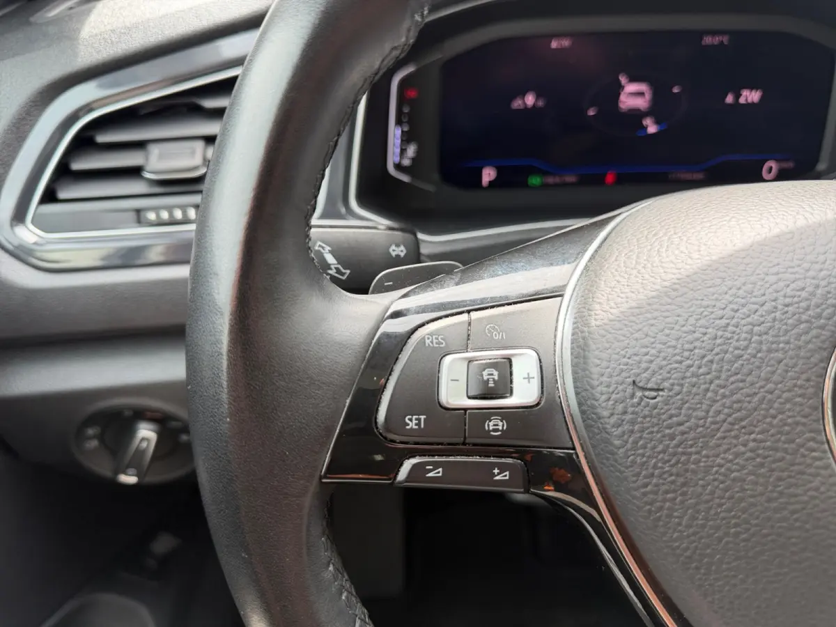 1.5 TSI R-line+ Aut- Panoramadak, Sport Interieur, Ada Cruise, Xenon Led, Virtual Cockpit, Park Assist